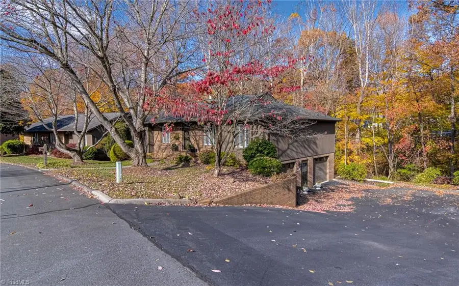 211 Ridgehaven Drive, Winston Salem, NC 27104 - Image #3