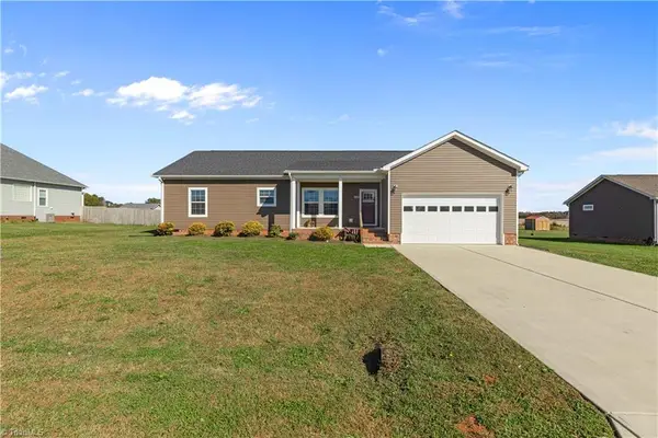 1133 Knox Farms Boulevard, Woodleaf, NC 27054