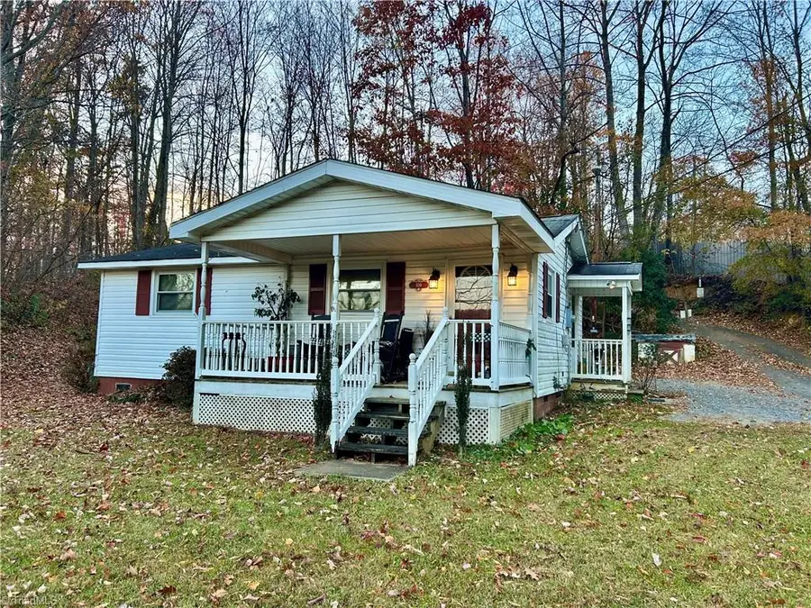 109 Dorothy Lane, Mount Airy, NC 27030 - Image #2