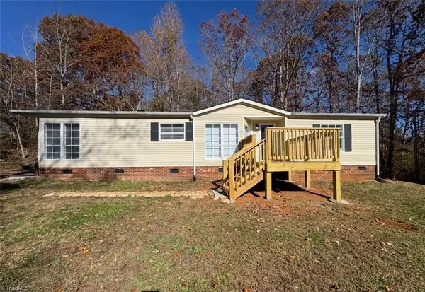 112 Casa Bella Drive, Advance, NC 27006