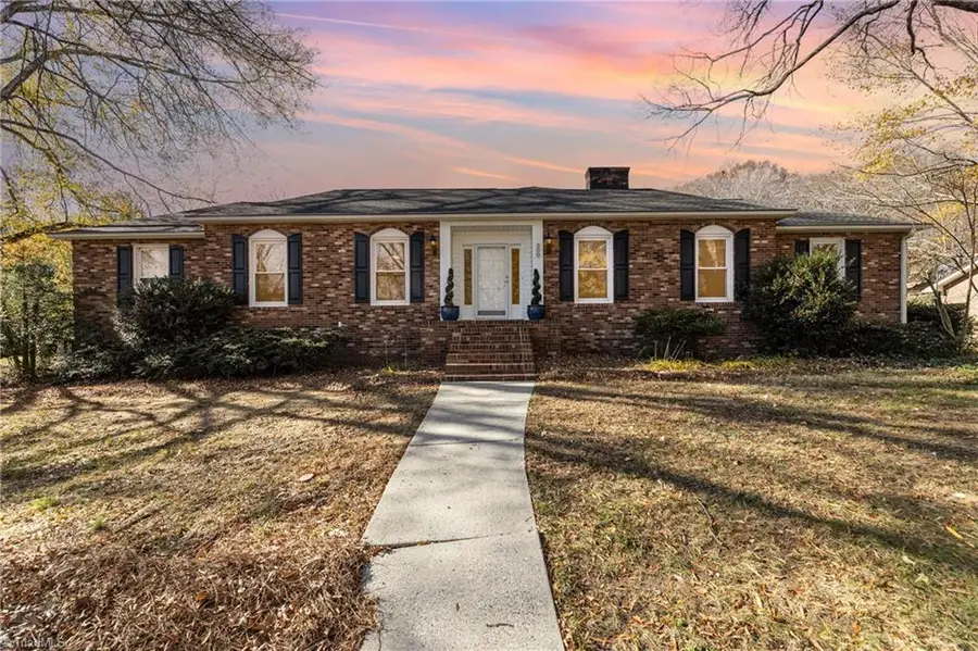 300 Gloucestershire Road, Winston Salem, NC 27104 - Image #2