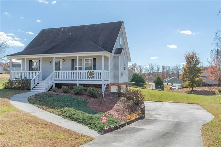 637 Sunset Ridge Lane, Lexington, NC 27295 - Image #3
