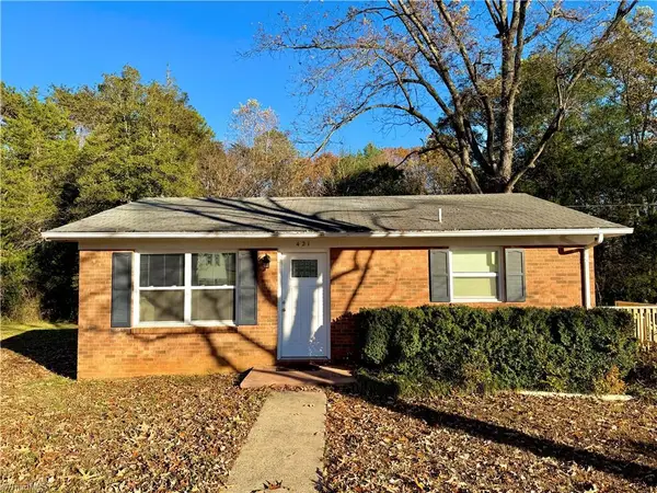 421 Sycamore Circle, Yadkinville, NC 27055