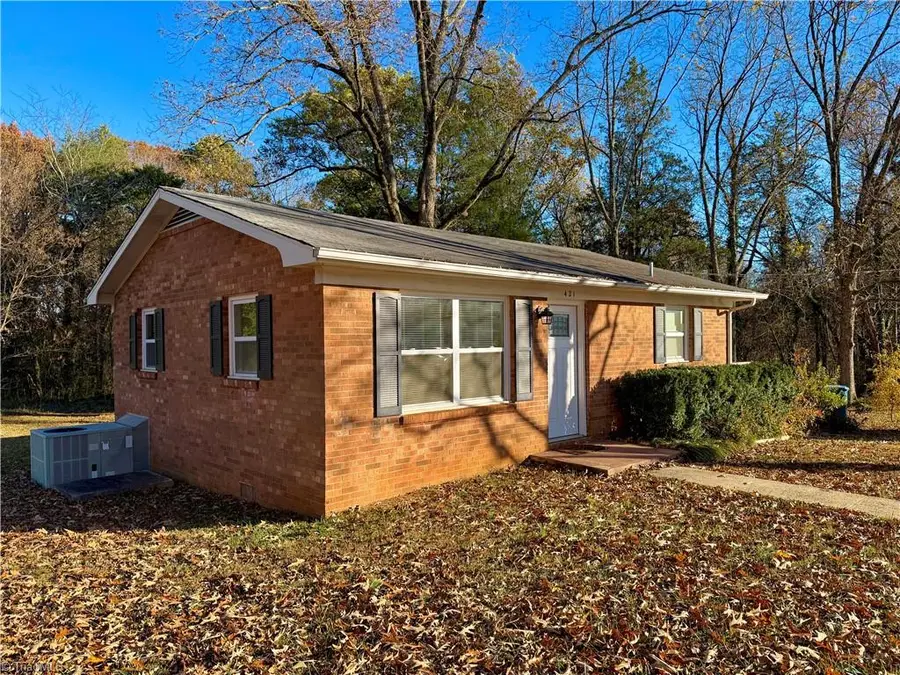 421 Sycamore Circle, Yadkinville, NC 27055 - Image #3