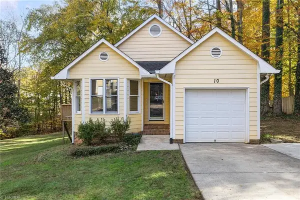 10 Dunnberry Court, Greensboro, NC 27455