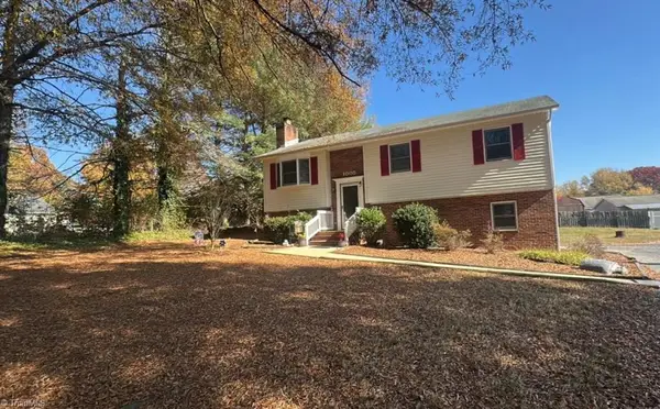 1005 Fieldcrest Court, King, NC 27021