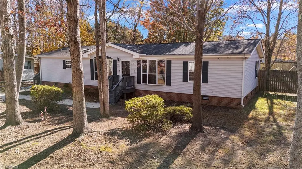 5507 Bridgeway Drive, Greensboro, NC 27406 - Image #1