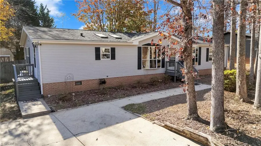 5507 Bridgeway Drive, Greensboro, NC 27406 - Image #2