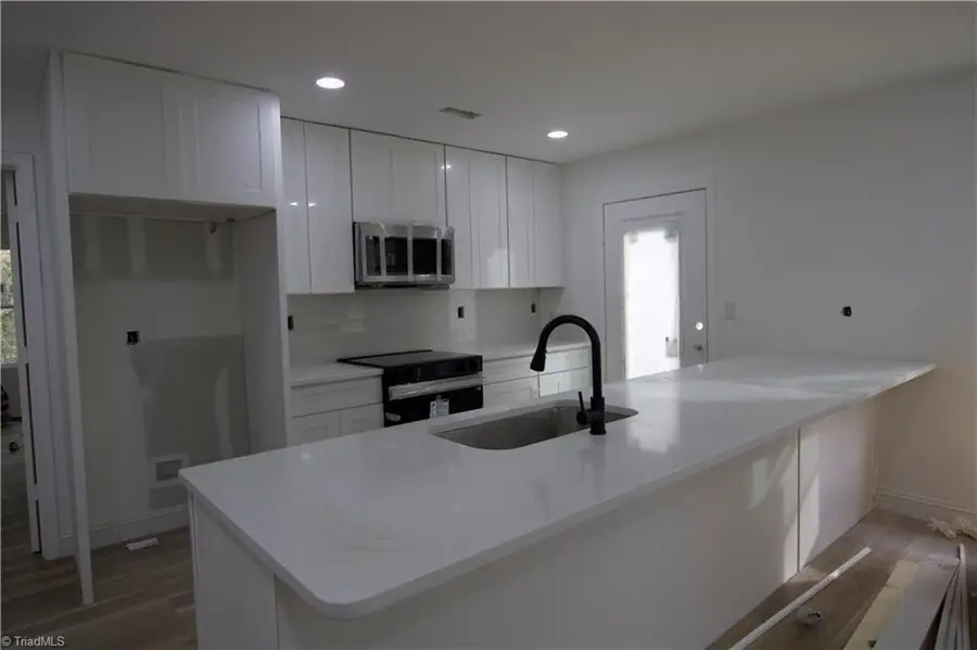 909 Sharon Street, High Point, NC 27260 - Image #2