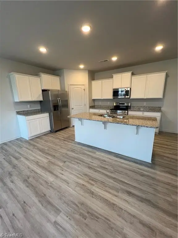 5909 Crossview Drive, Kernersville, NC 27284 - Image #2