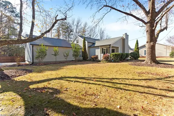 2712 Peachtree Street, Burlington, NC 27205