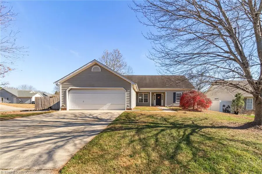 1505 Fiddlers Knoll Drive, Kernersville, NC 27284 - Image #2