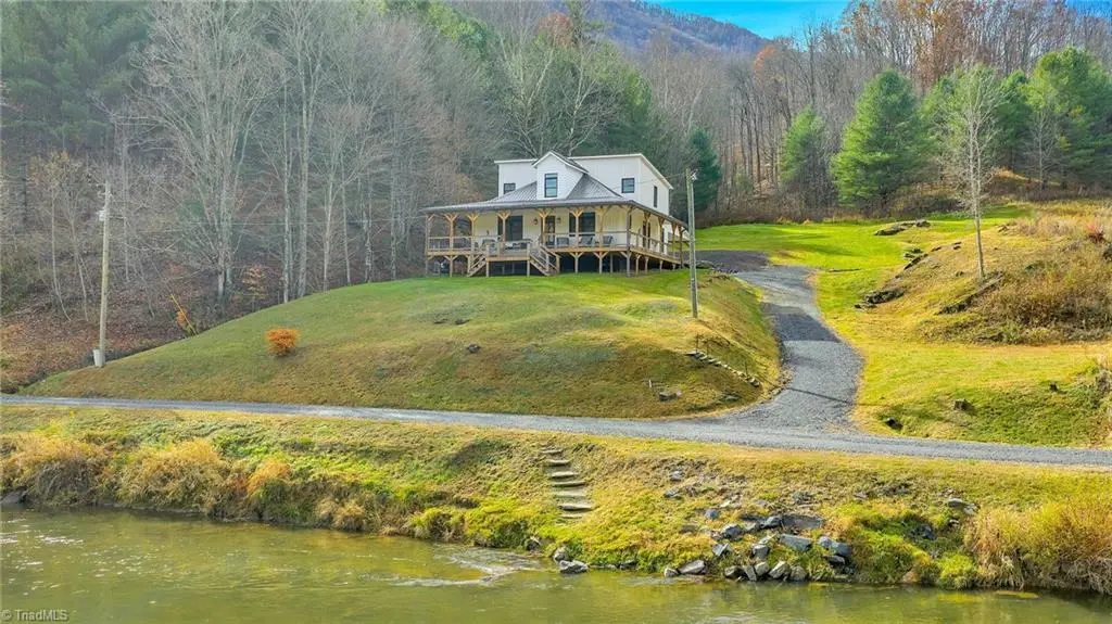 2507 Parker Eller Road, Lansing, NC 28643 - Image #1