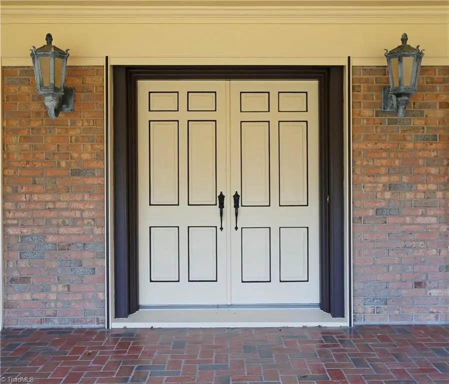 911 Kingston Drive, High Point, NC 27262 - Image #2