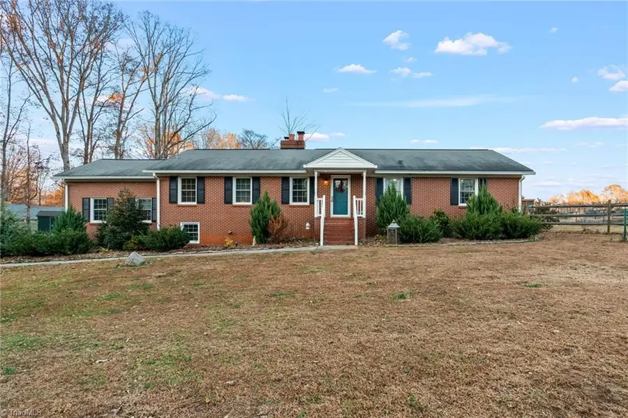 5811 Meadow Lane, Pfafftown, NC 27040 - Image #2