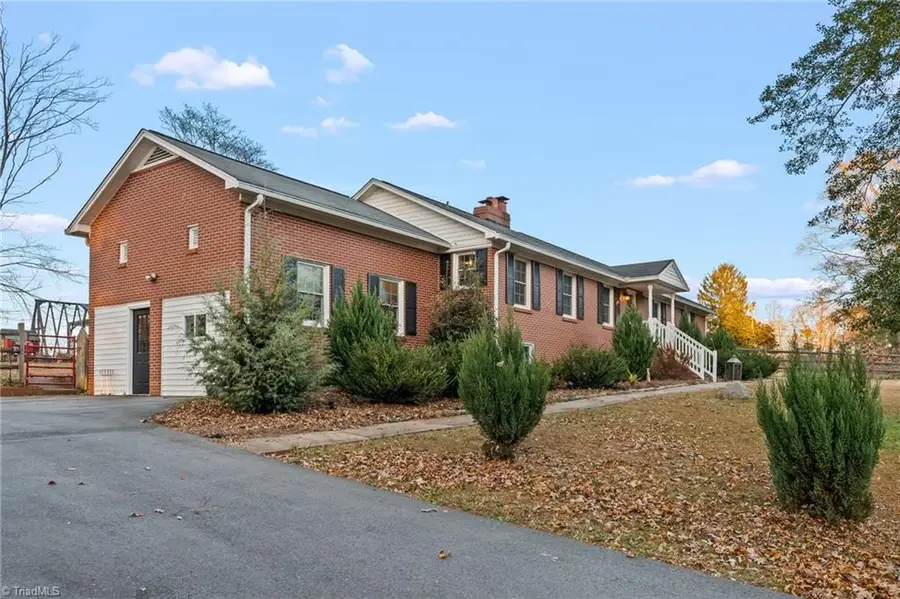 5811 Meadow Lane, Pfafftown, NC 27040 - Image #3