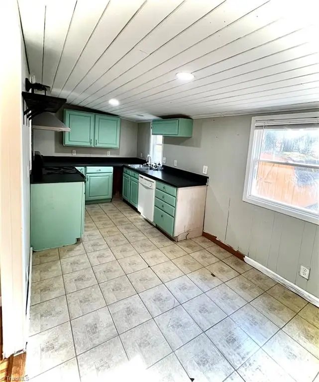 4312 Vickrey Chapel Road N, Jamestown, NC 27282 - Image #2