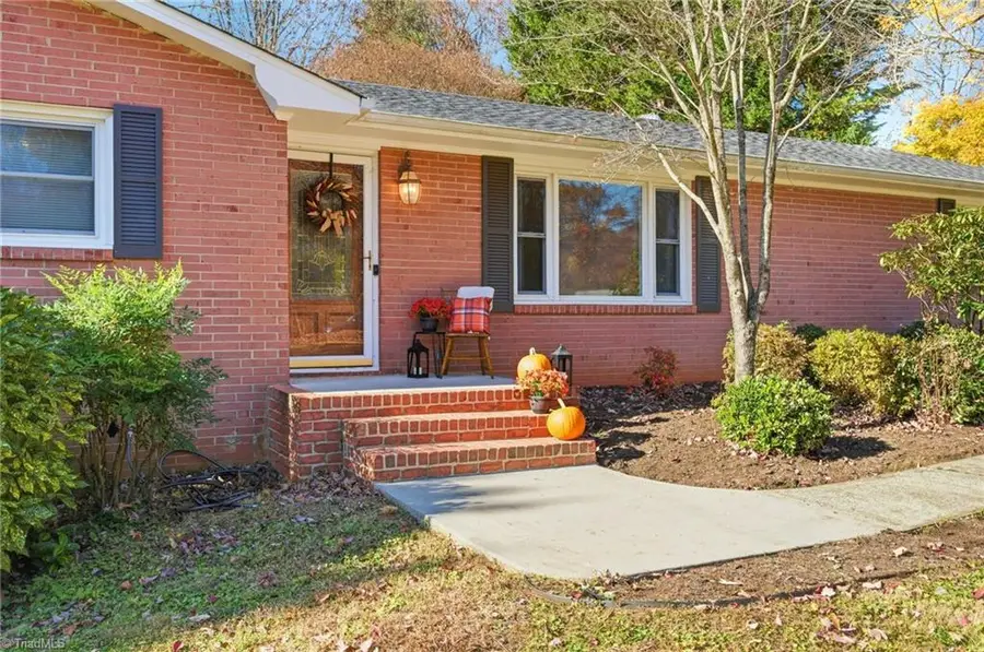 4830 Gladwyn Drive, Winston Salem, NC 27104 - Image #2