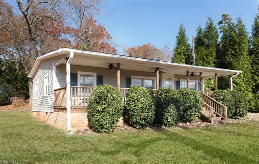 531 Lake Shore Avenue, Lexington, NC 27292 - Image #2