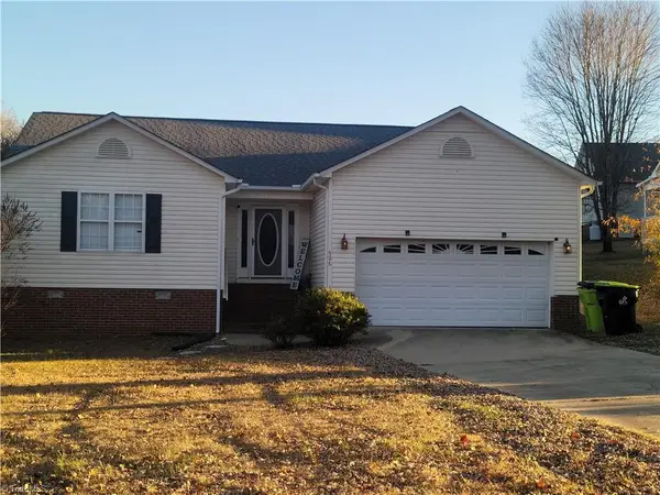 596 Colleen Drive, Thomasville, NC 27360