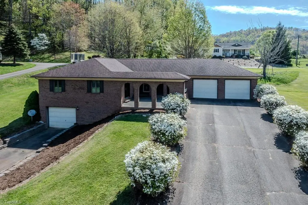 326 Mountain Valley Drive, West Jefferson, NC 28694 - Image #1