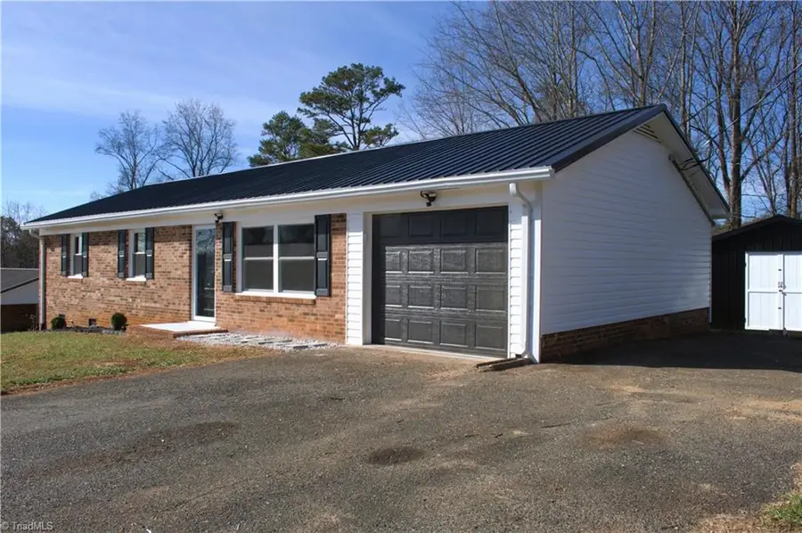 258 Badgett Avenue, Mount Airy, NC 27030 - Image #2