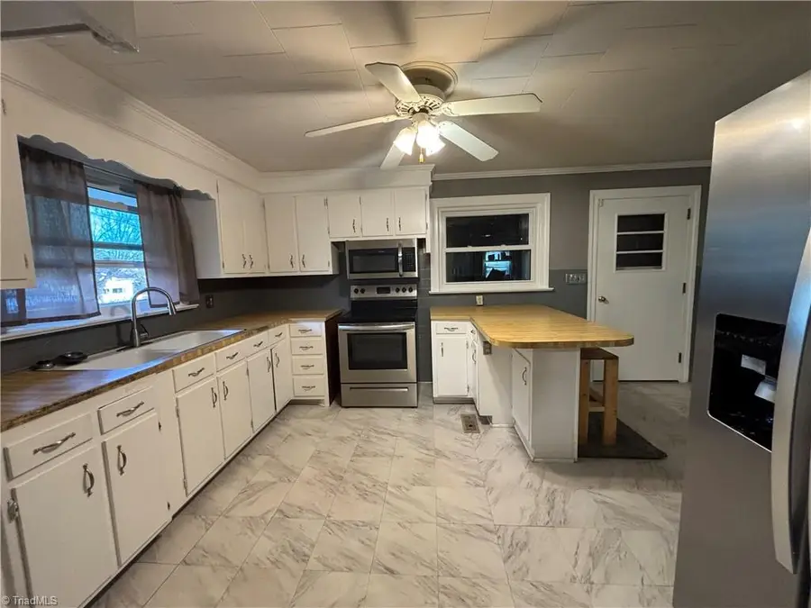 139 E Side Drive, Mount Airy, NC 27030 - Image #2