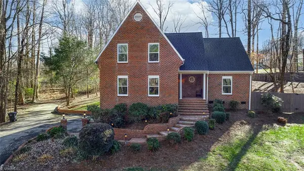 7449 Old Farm Road, Thomasville, NC 27360
