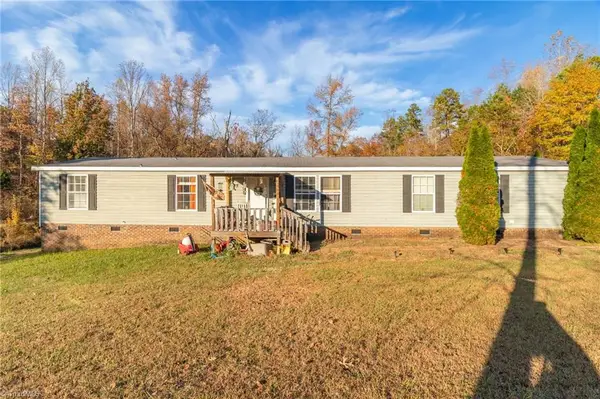 305 Whispering Oaks Drive, Lexington, NC 27292