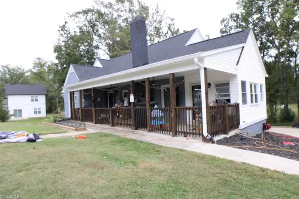 18 Pershing Street, Thomasville, NC 27360