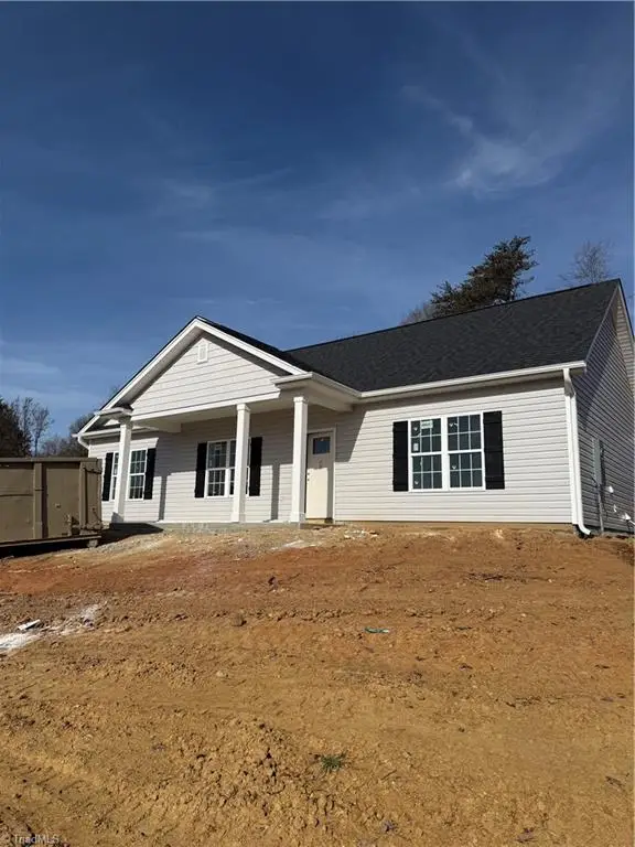 1015 Fairfield Drive, Yadkinville, NC 27055 - Image #2