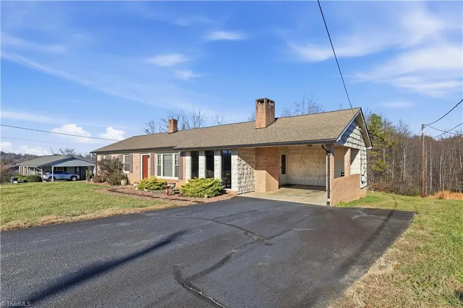 232 Sleepy Avenue West Road, Wilkesboro, NC 28697 - Image #2