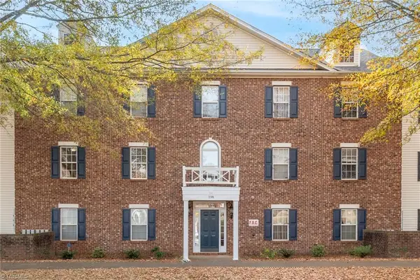 298 Town Park Drive #202, Advance, NC 27006