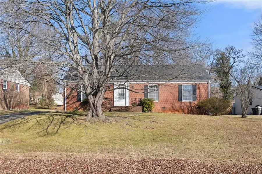 137 Flintfield Drive, Winston Salem, NC 27103 - Image #2