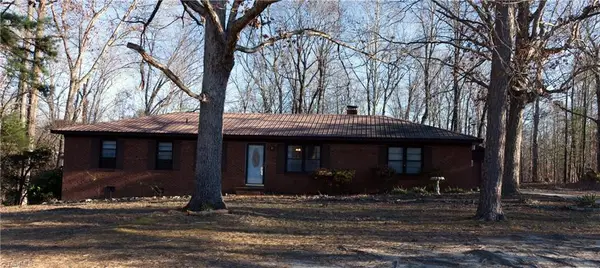 3622 Lower Lake Road, Thomasville, NC 27360