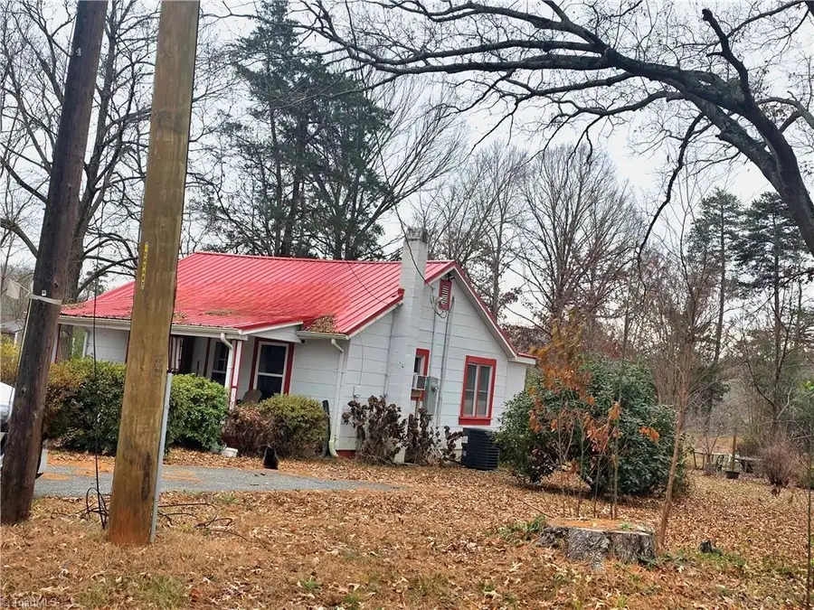 6701 Jewel Avenue, Jamestown, NC 27282 - Image #2