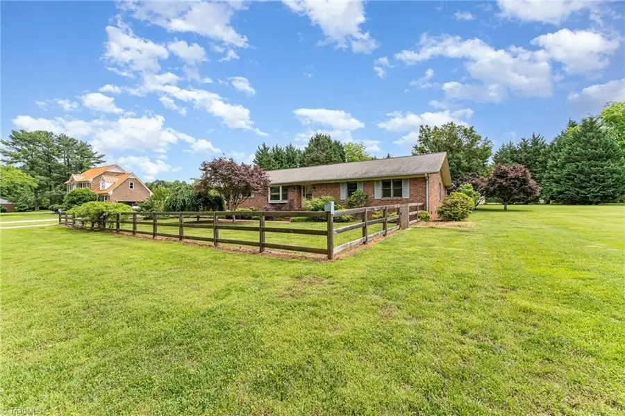 412 Stage Coach Court, Greensboro, NC 27409 - Image #2