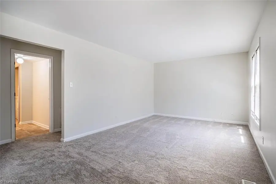 121 Westview Drive #43, Carrboro, NC 27510 - Image #3