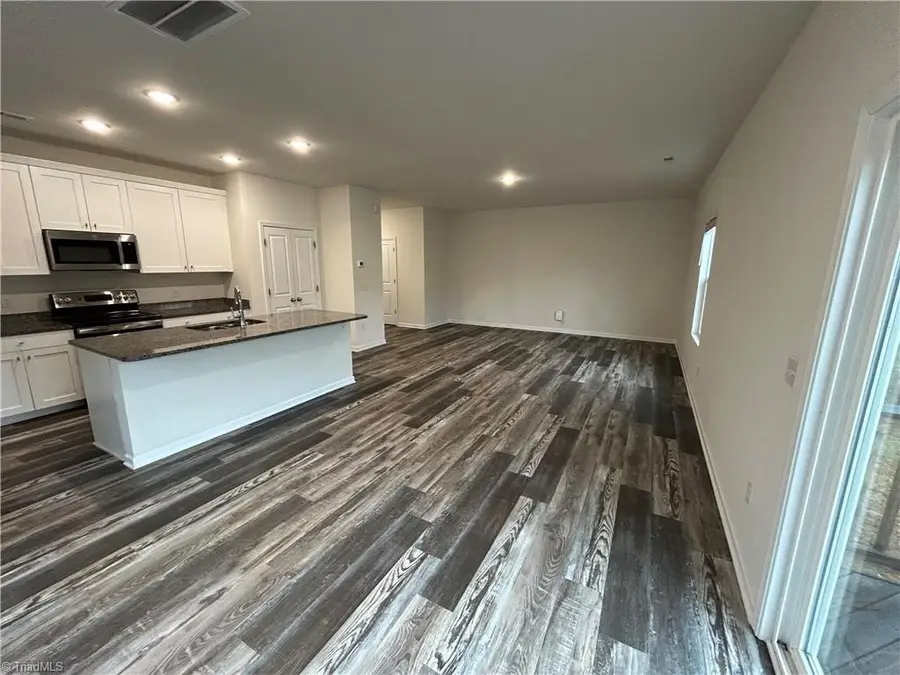 578 30th Avenue Circle Ne, Hickory, NC 28601 - Image #3