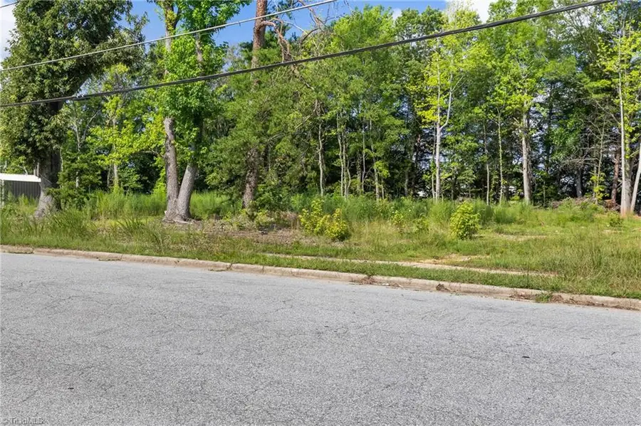 1211/1213/1215/1217 Woodbriar Avenue, Greensboro, NC 27405 - Image #3