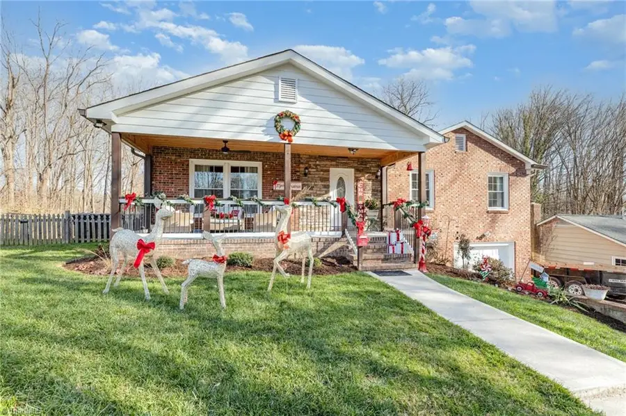 522 Foxcroft Drive, Winston Salem, NC 27103 - Image #2