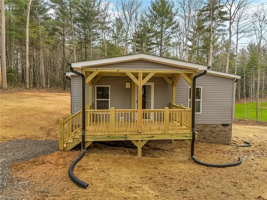 253 Ridge Top Road, North Wilkesboro, NC 28659 - Image #3