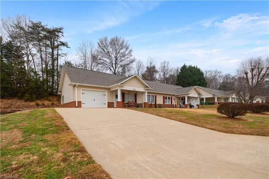 273 S Boyles Street, Pilot Mountain, NC 27041 - Image #2