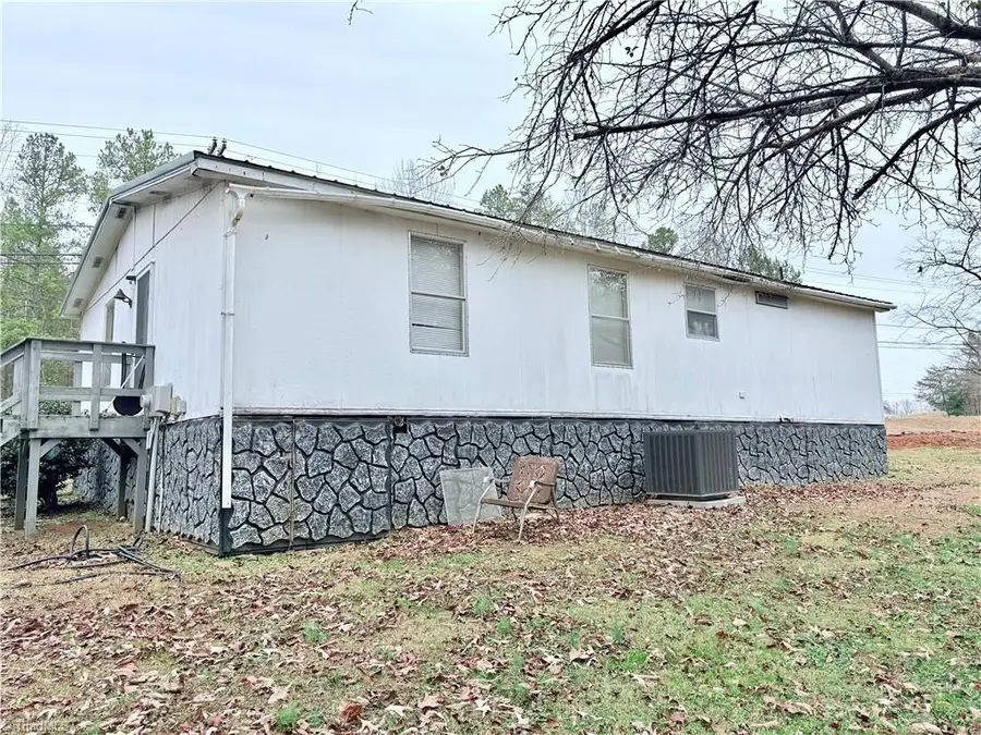 415 Hughes Grove Church Road, Thomasville, NC 27360 - Image #2