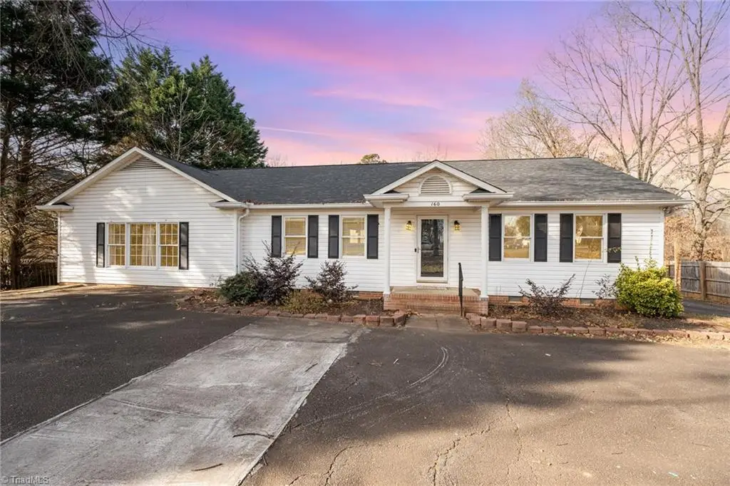 160 N Peace Haven Road, Winston Salem, NC 27104 - Image #1