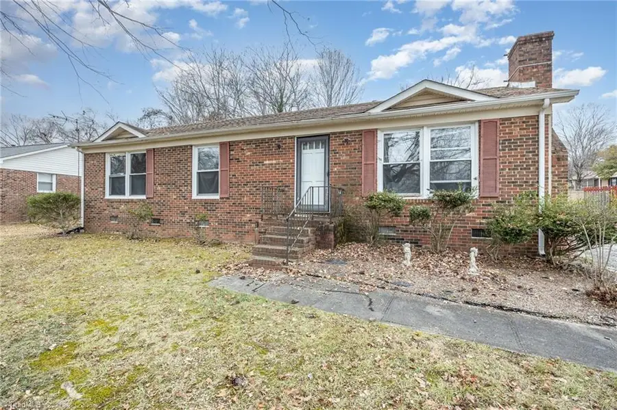 1210 Castlegate Court, Winston Salem, NC 27103 - Image #2