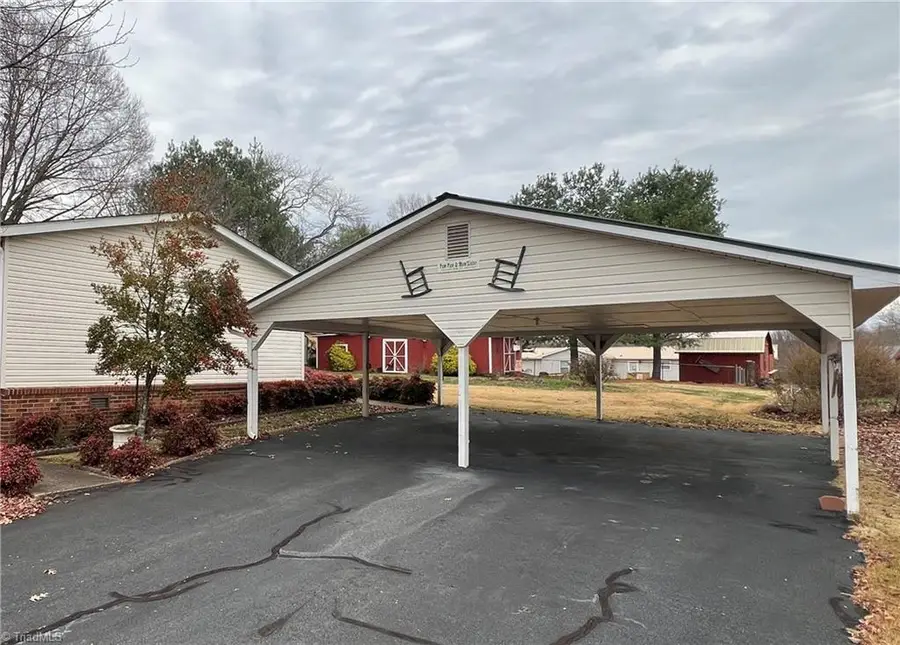 131 Sheraton Court, King, NC 27021 - Image #2