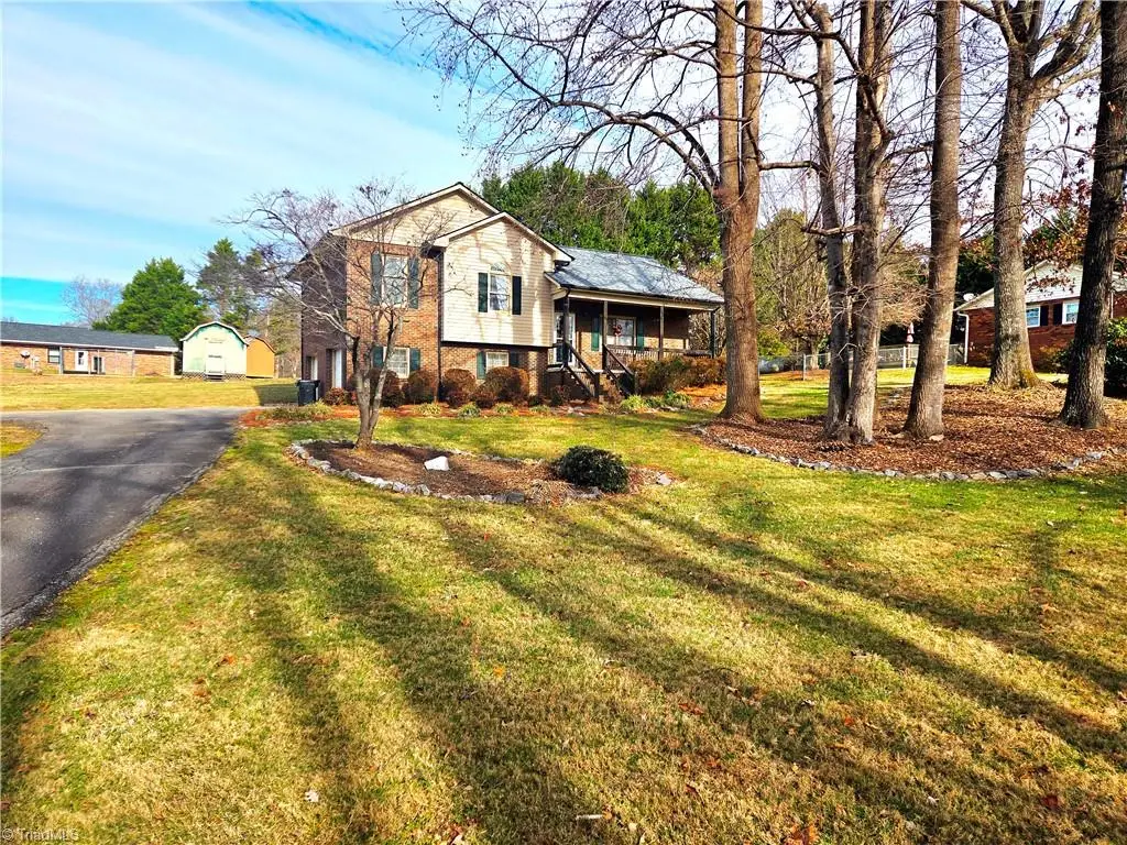 275 Raven Oak Drive, Wilkesboro, NC 28697 - Image #1
