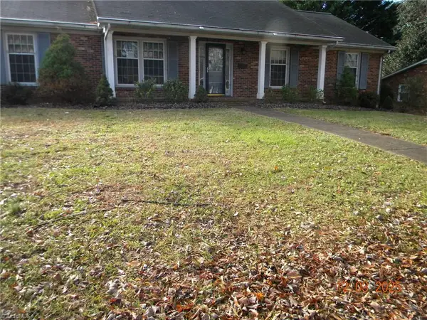 2261 New Castle Drive, Winston-Salem, NC 27103