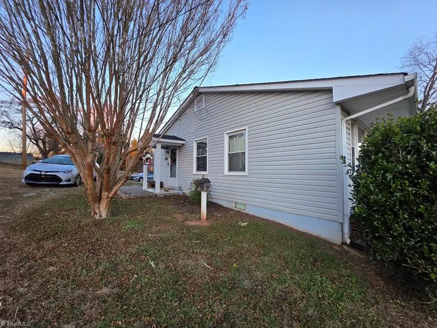 1615 Brushy Mountain Road, Wilkesboro, NC 28697 - Image #3